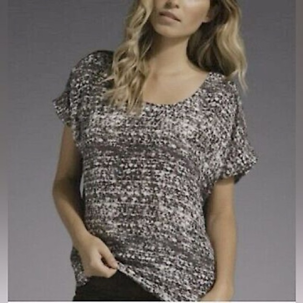 Joie Women’s size Medium Agacia Dolman Black Print Silk French Hook Back Blouse
